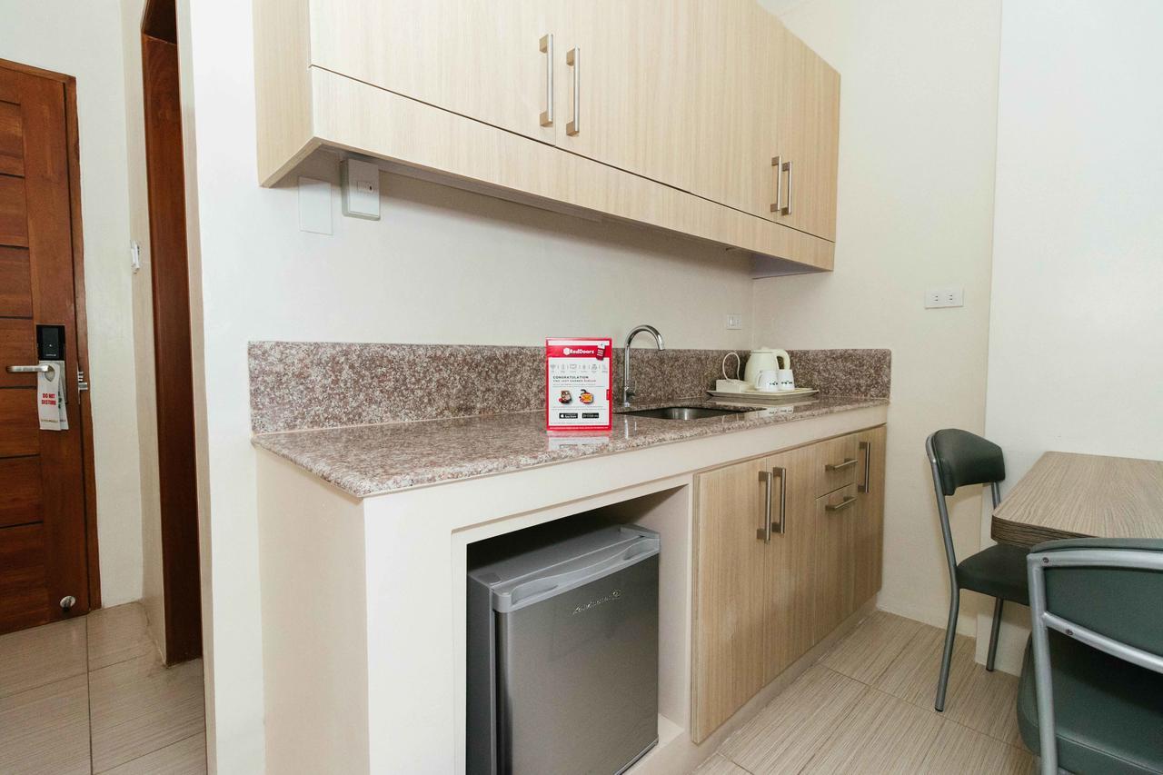 Reddoorz Premium @ Sampaloc Makati Hotell Makati City Eksteriør bilde