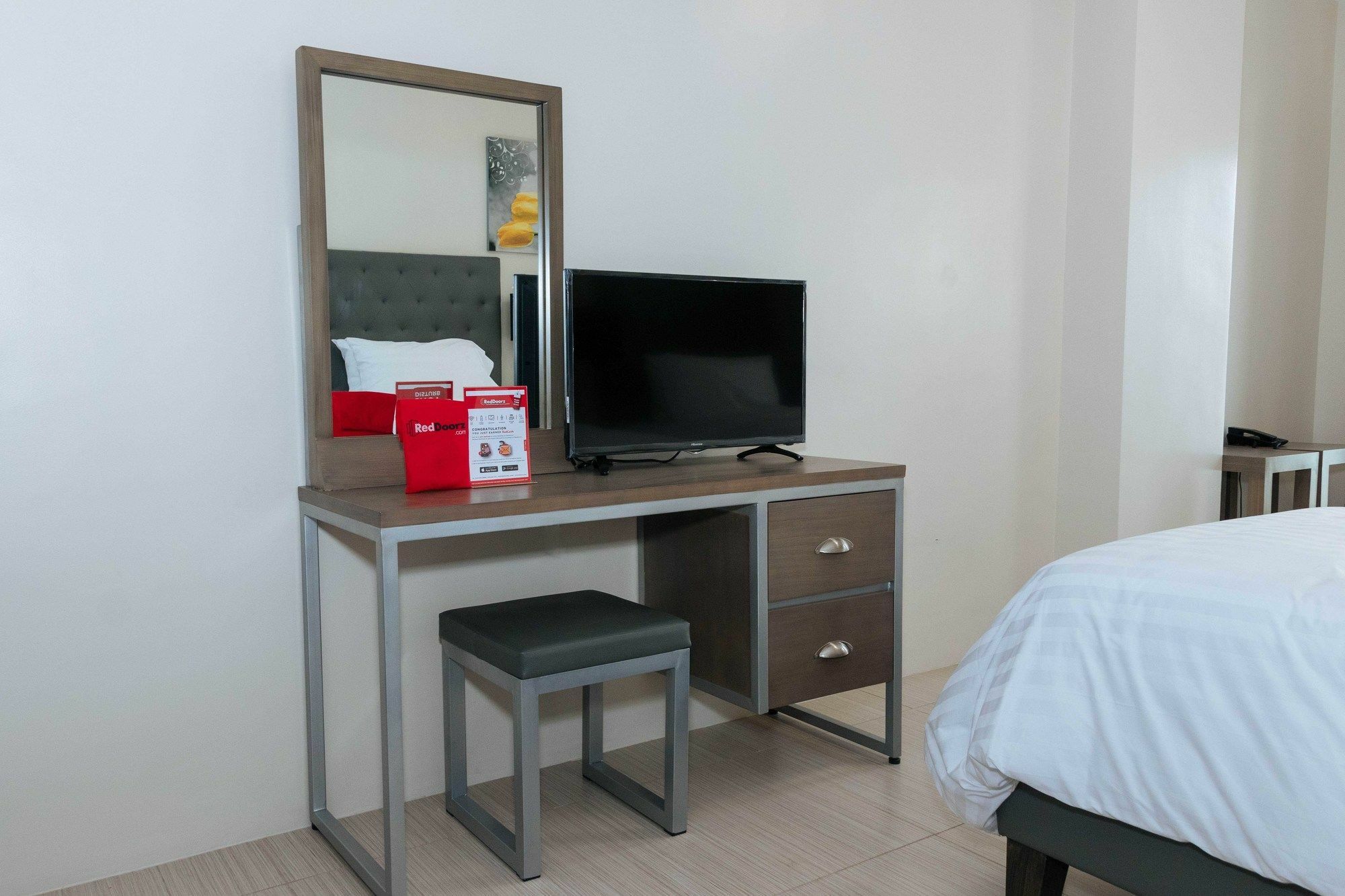 Reddoorz Premium @ Sampaloc Makati Hotell Makati City Eksteriør bilde
